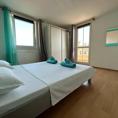 Jela With A Big Balcony Pula